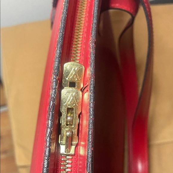 Louis Vuitton Epi Lussac shoulder bag - Picture 8 of 16